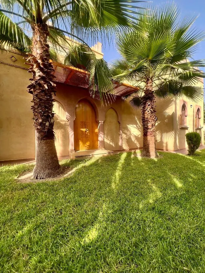 Villa Privee Avec Piscine Pour Familles A Marrakech, Lalla Takerkousst Marraquexe