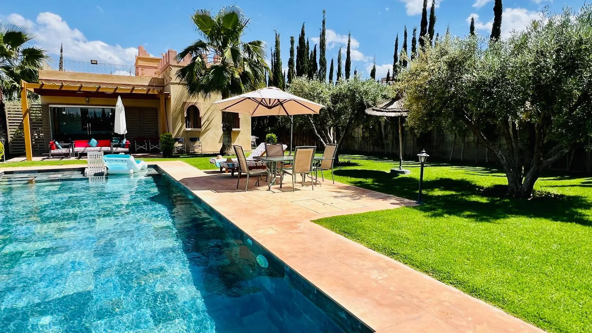 Villa Privee Avec Piscine Pour Familles A Marrakech, Lalla Takerkousst Marraquexe