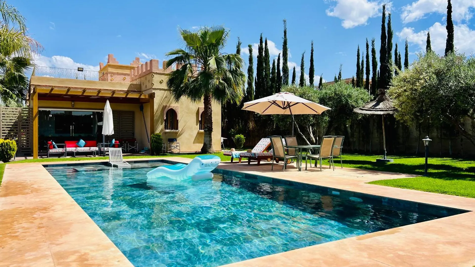 Villa Privee Avec Piscine Pour Familles A Marrakech, Lalla Takerkousst Marraquexe 0*,  Marrocos