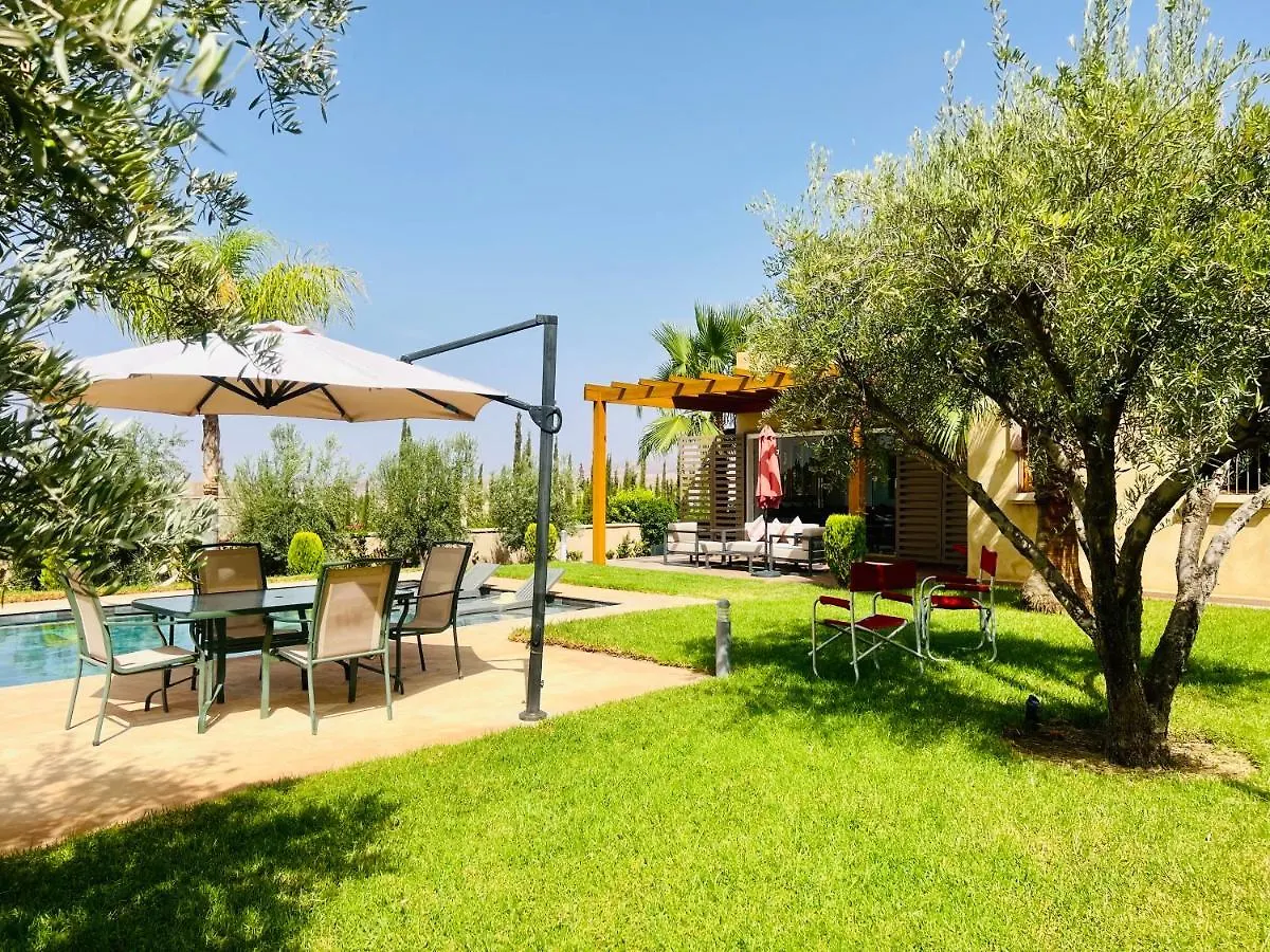 Villa Privee Avec Piscine Pour Familles A Marrakech, Lalla Takerkousst Marraquexe
